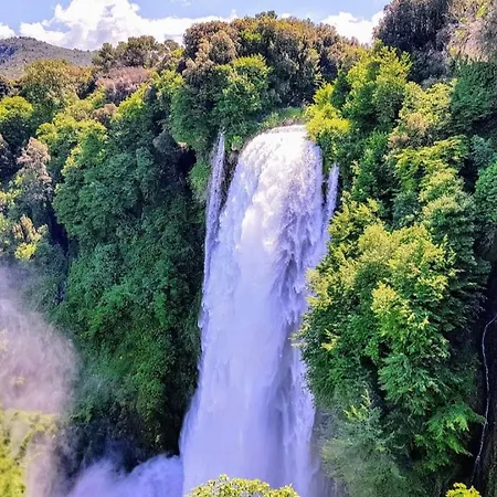 Casa Dei Murales Wonderland Cascata Delle Marmore - Esperienza Immersiva Da Fiaba